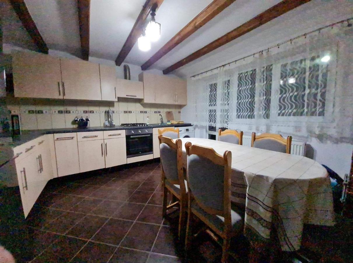 Casa Ostrov Hotell Călimăneşti Exteriör bild