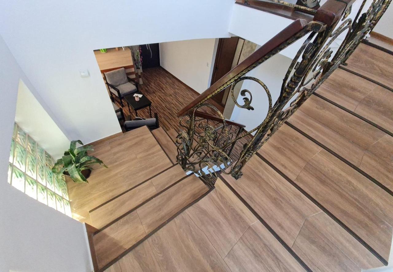 Casa Ostrov Hotell Călimăneşti Exteriör bild