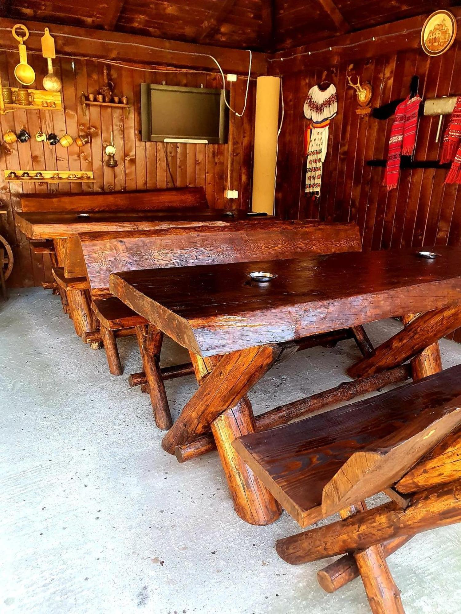 Casa Ostrov Hotell Călimăneşti Exteriör bild